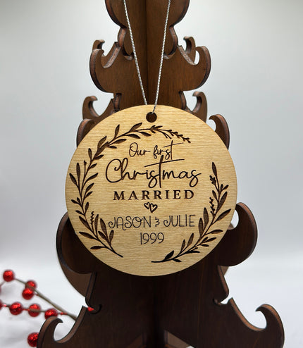 Newlyweds ornament, Christmas ornament, 1st christmas, Mr & Mrs, wedding, bridal shower, First Christmas Married