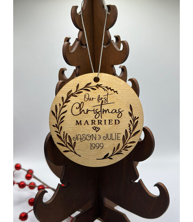 Newlyweds ornament, Christmas ornament, 1st christmas, Mr & Mrs, wedding, bridal shower, First Christmas Married