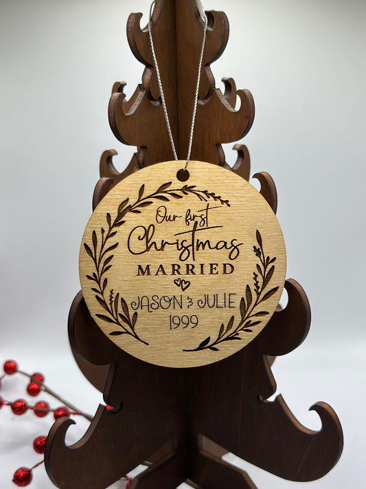 Newlyweds ornament, Christmas ornament, 1st christmas, Mr & Mrs, wedding, bridal shower, First Christmas Married